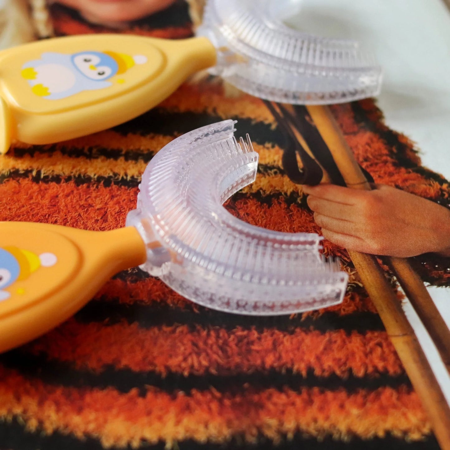 Brosse bébé en anneau souple
