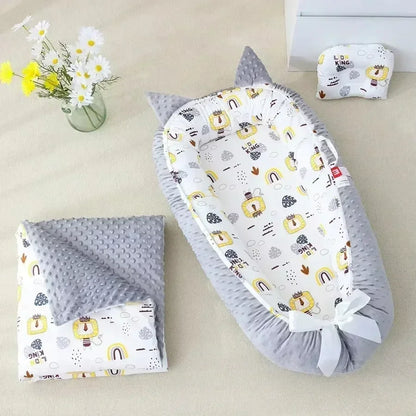 Lit-de-couchage-bebe-Lion-bord-gris