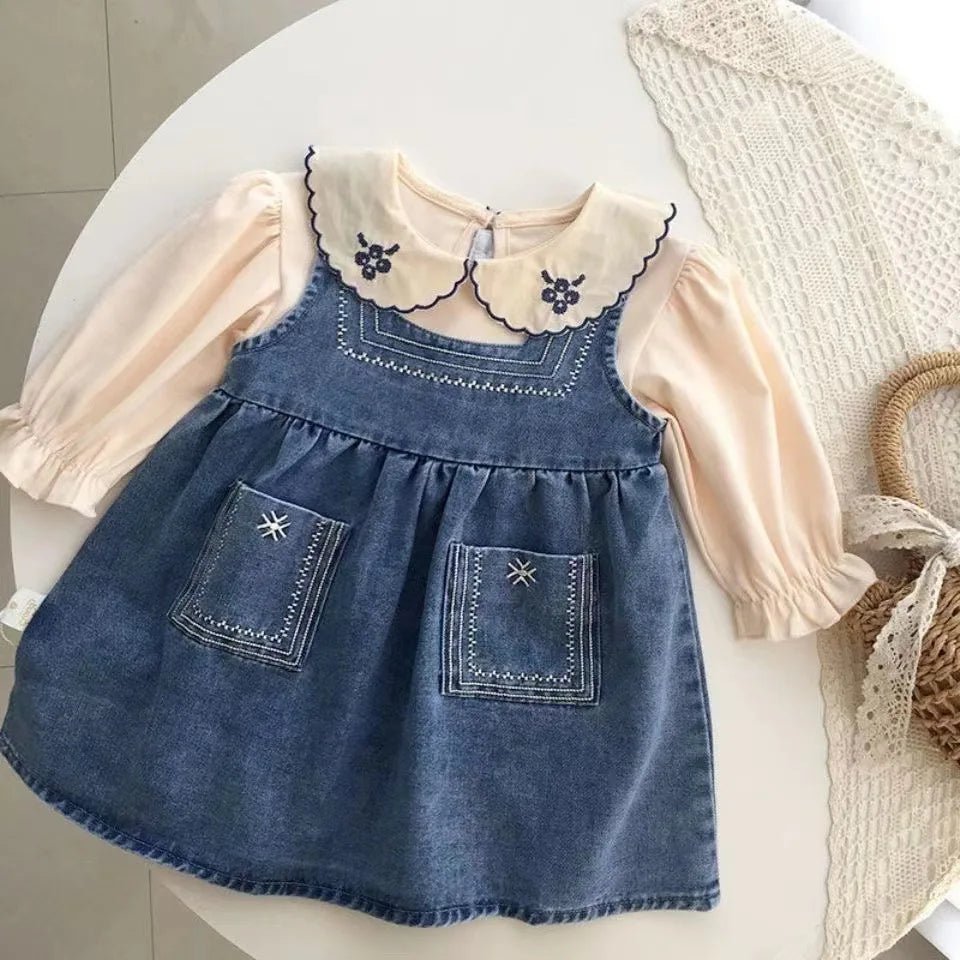 Robe en bretelles brodées